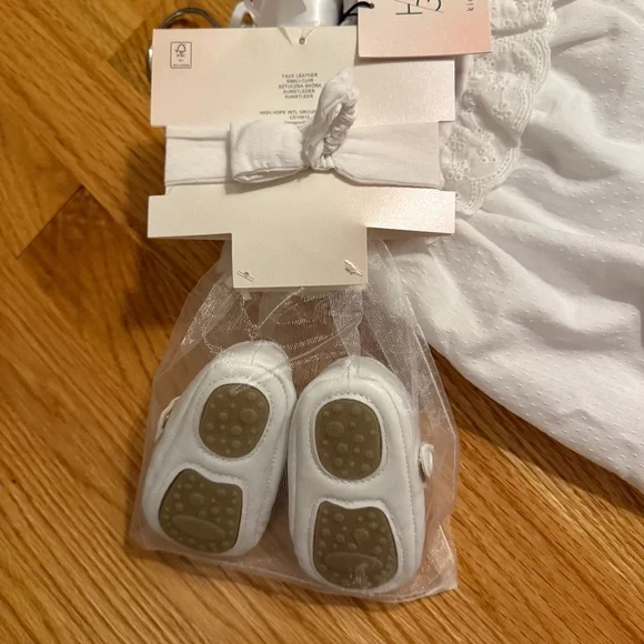 Happily Grey Baby Girl Easter Bunny Dress With Matching Shoes & Diaper Cover - Picture 5 of 13